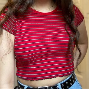 Red stripped crop tee